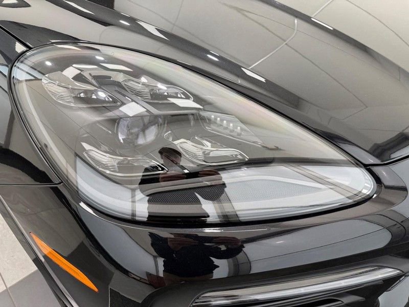 Certified 2021 Porsche Cayenne E-Hybrid AWD/4WD image 11