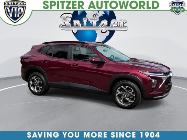 Used 2025 Chevrolet Trax LT FWD image 17