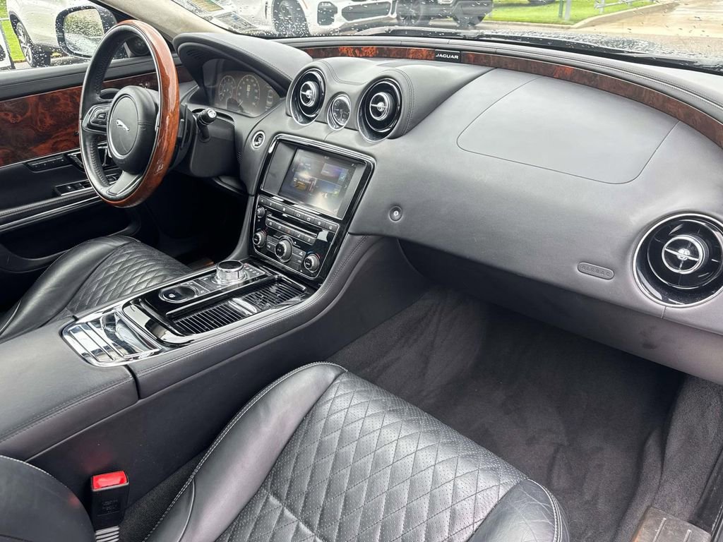 Used 2016 Jaguar XJ L Portfolio RWD image 15
