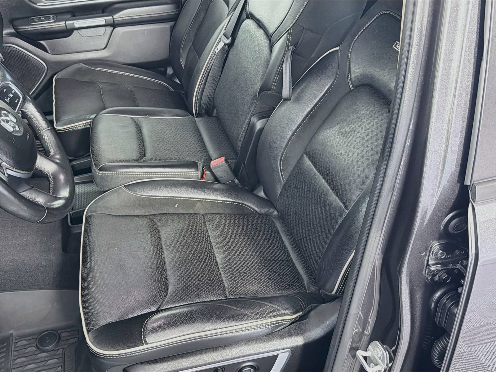 Used 2019 RAM 1500 Laramie AWD/4WD image 19