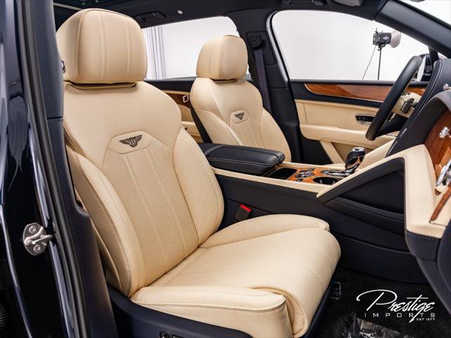 Used 2023 Bentley Bentayga Extended Wheelbase AWD/4WD image 35