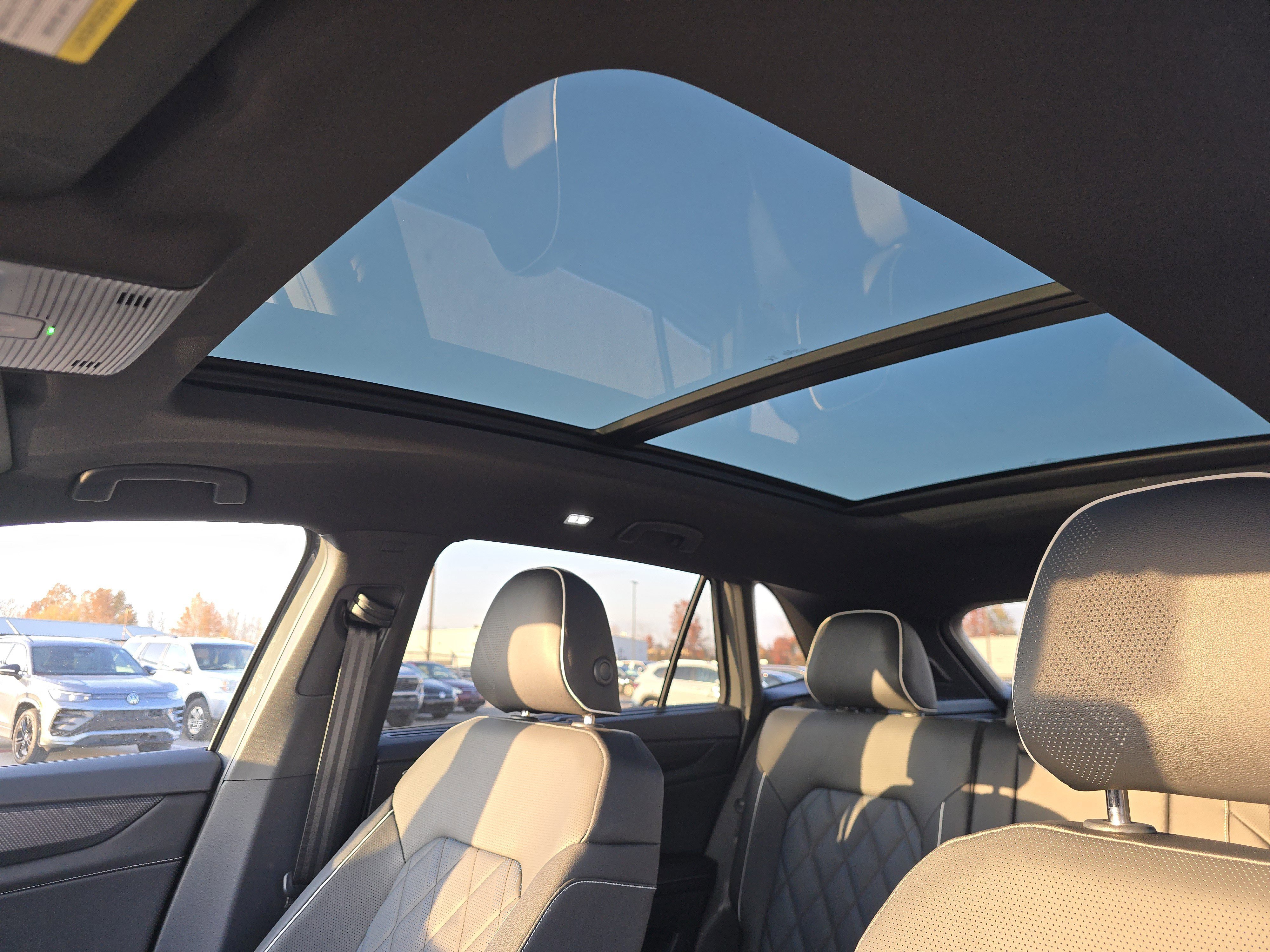 New 2026 Volkswagen Atlas Cross Sport SEL Premium R-Line image 9