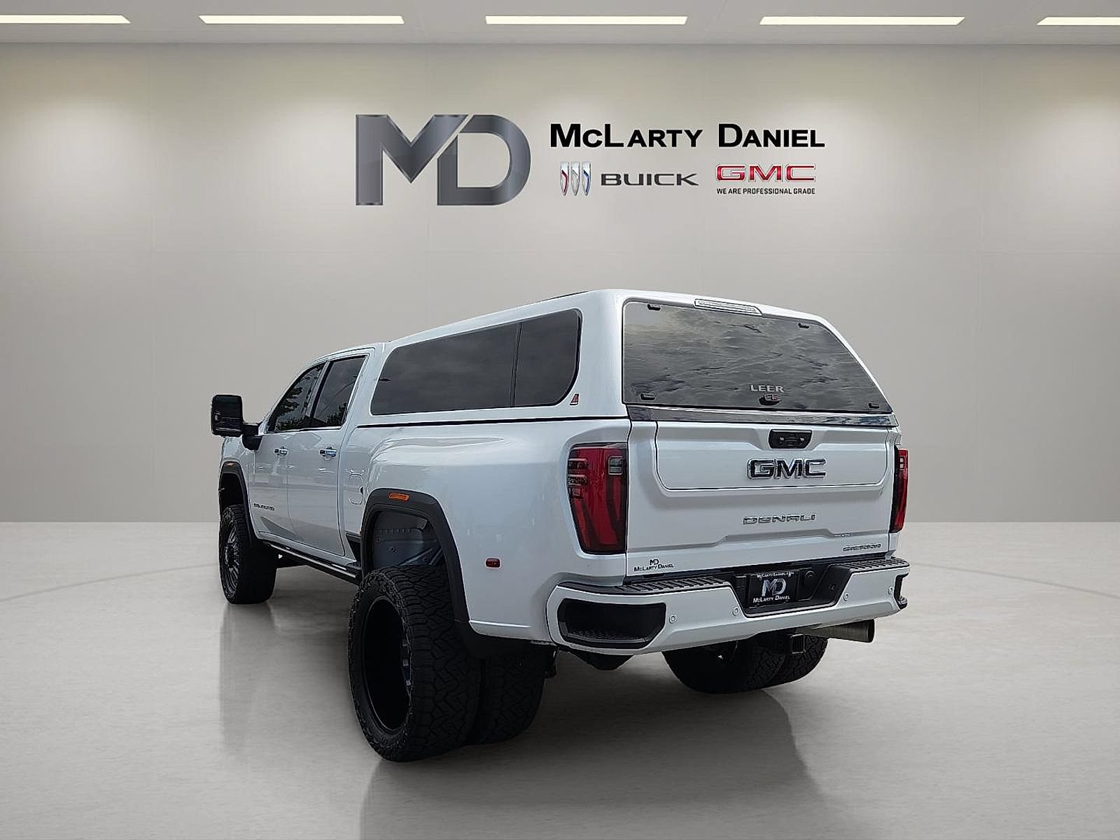Used 2025 GMC Sierra 3500 Denali Ultimate AWD/4WD image 13