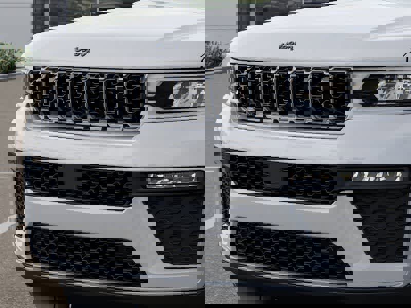 New 2026 Jeep Grand Cherokee Limited w/ Limited Altitude Package image 11