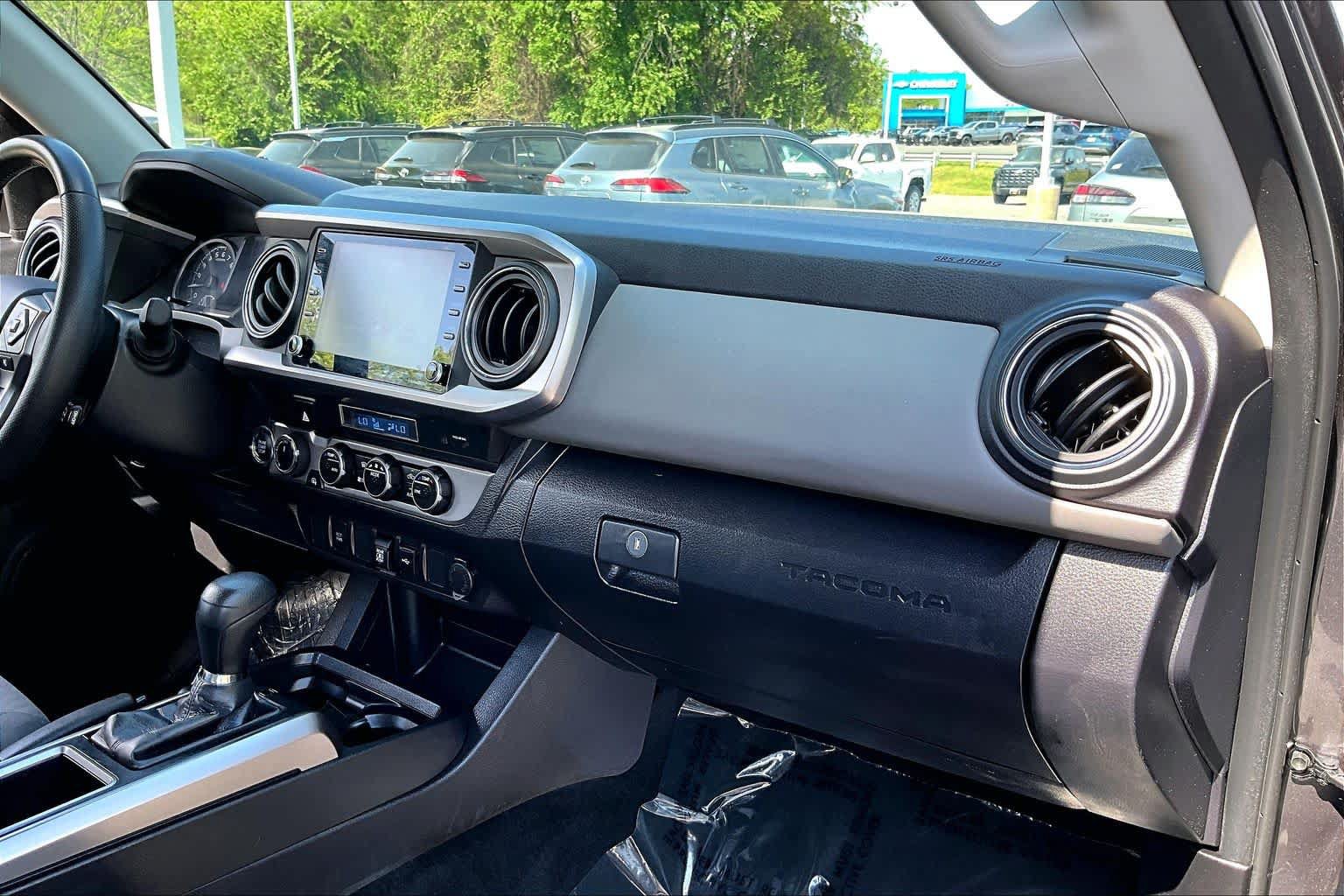Used 2023 Toyota Tacoma SR5 AWD/4WD image 34