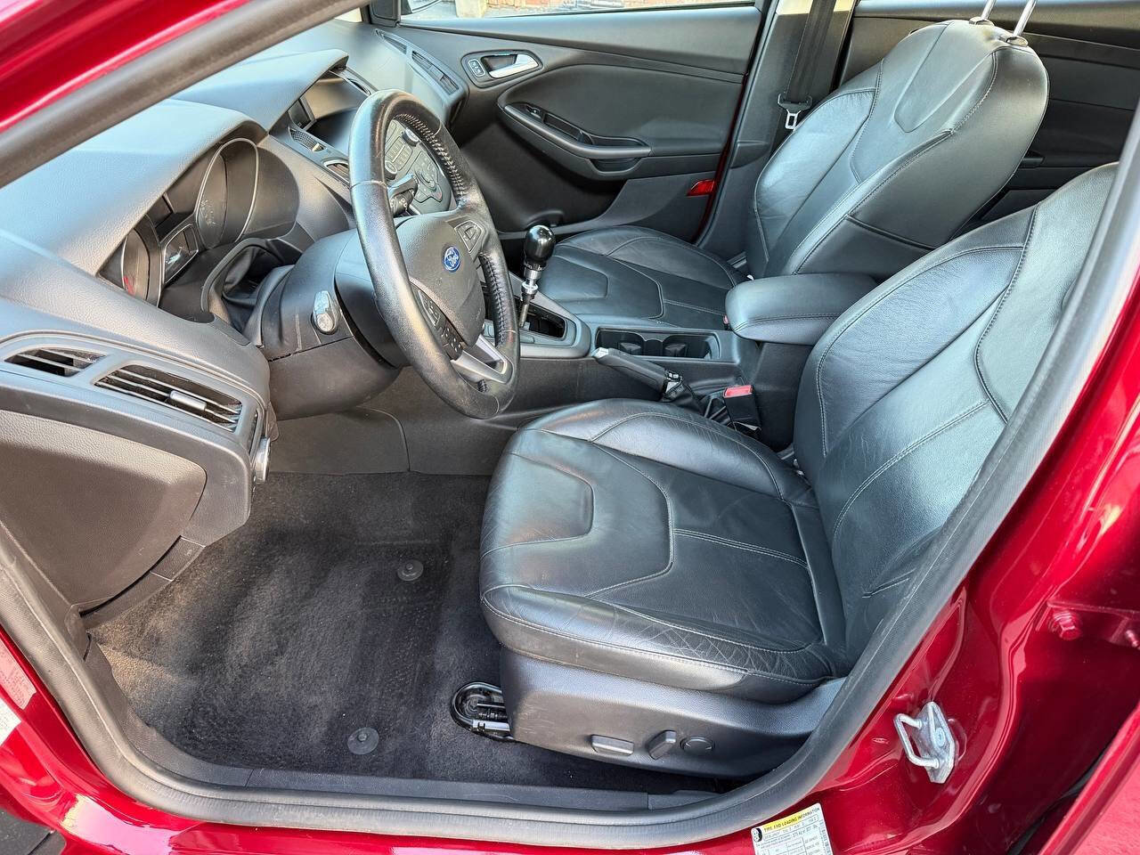 Used 2016 Ford Focus SE w/ Equipment Group 201A image 11