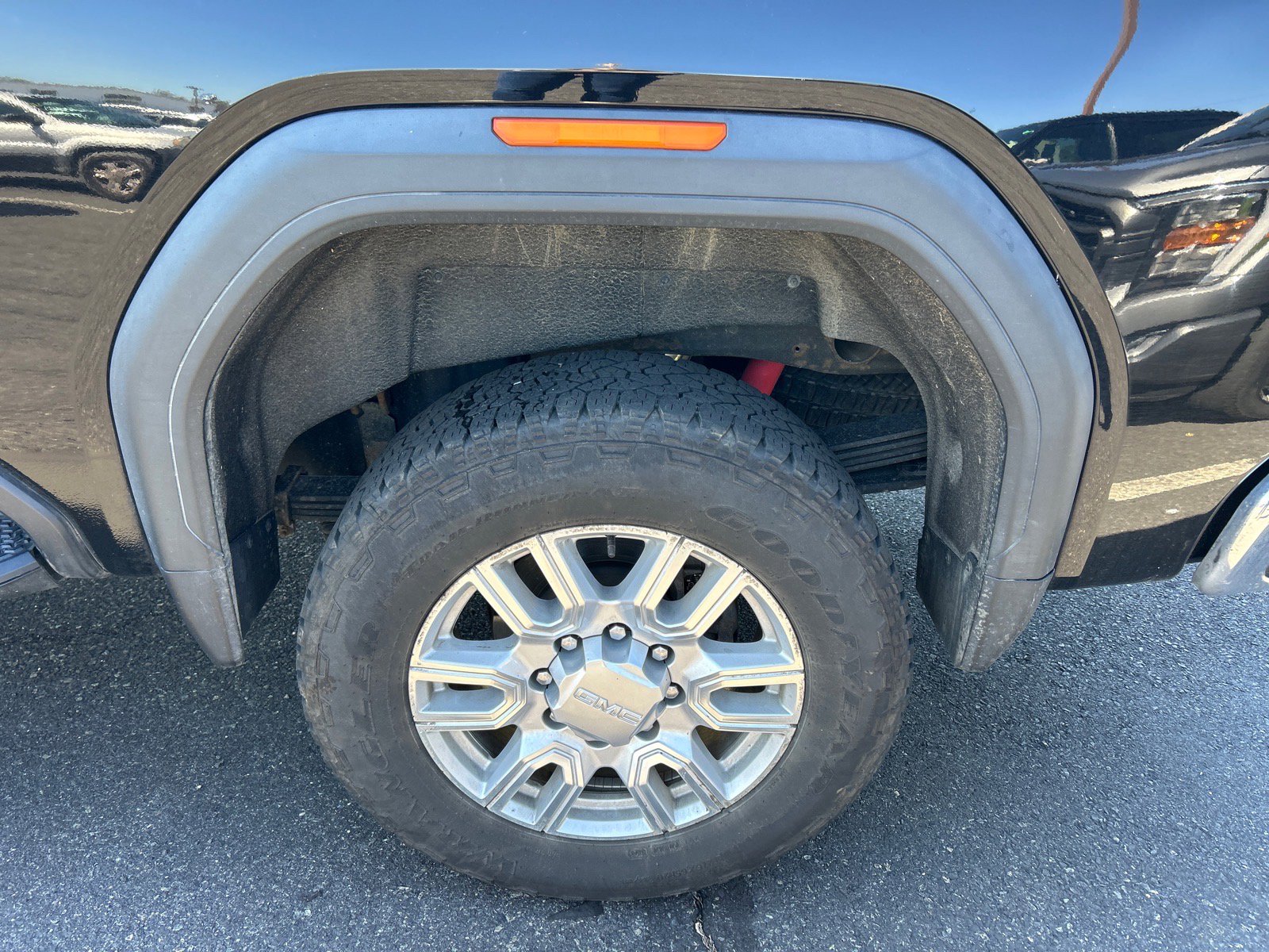 Used 2020 GMC Sierra 2500 SLT w/ SLT Premium Plus Package AWD/4WD image 10