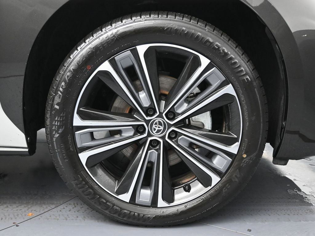 Used 2023 Toyota bZ4X Limited image 14