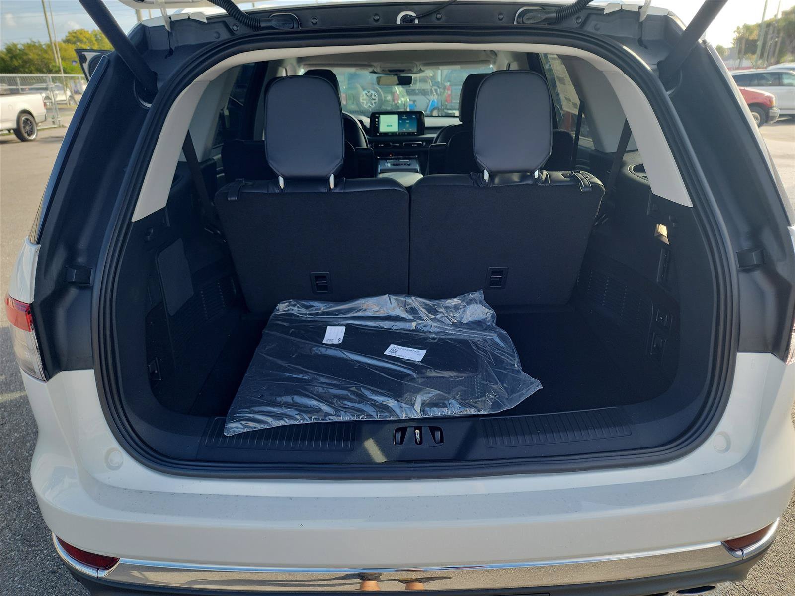 New 2026 Lincoln Aviator 2WD image 18