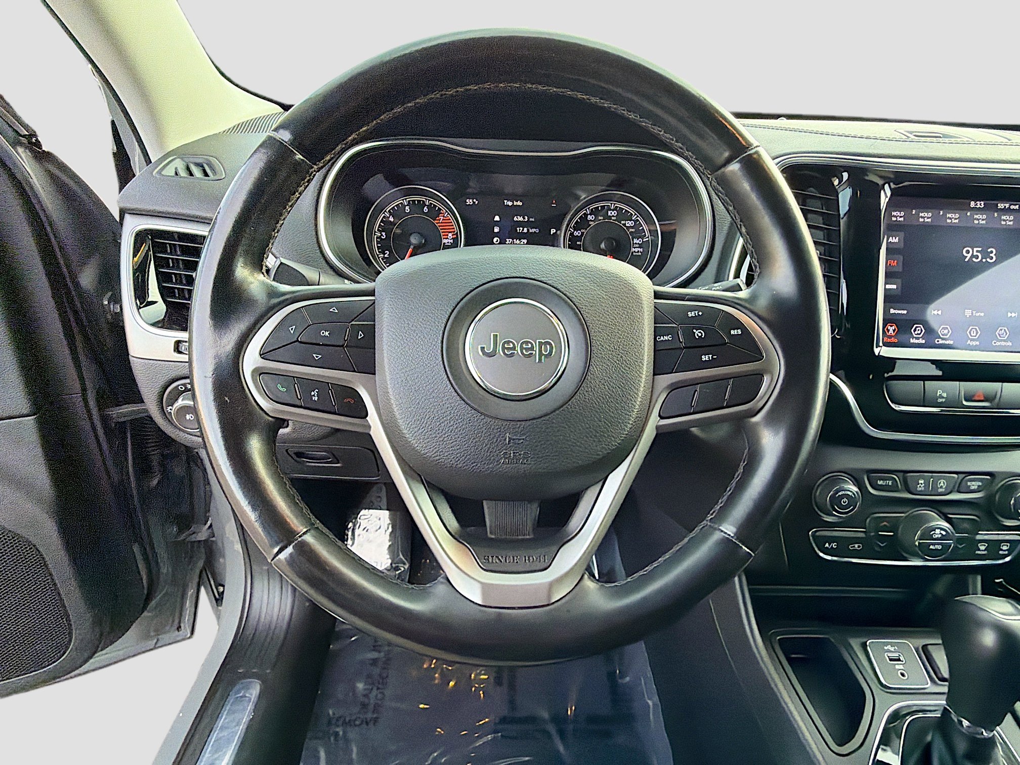 Used 2020 Jeep Cherokee Limited FWD image 38