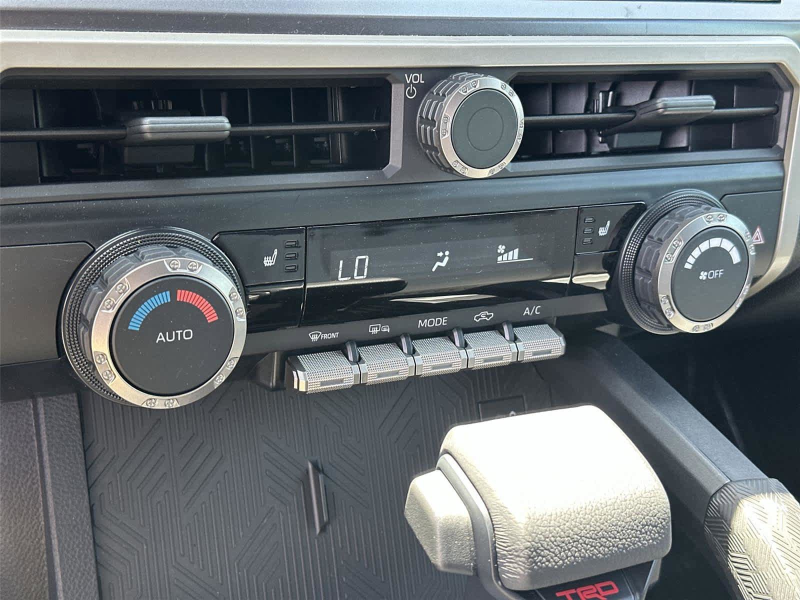 Used 2025 Toyota Tacoma TRD Off-Road AWD/4WD image 35