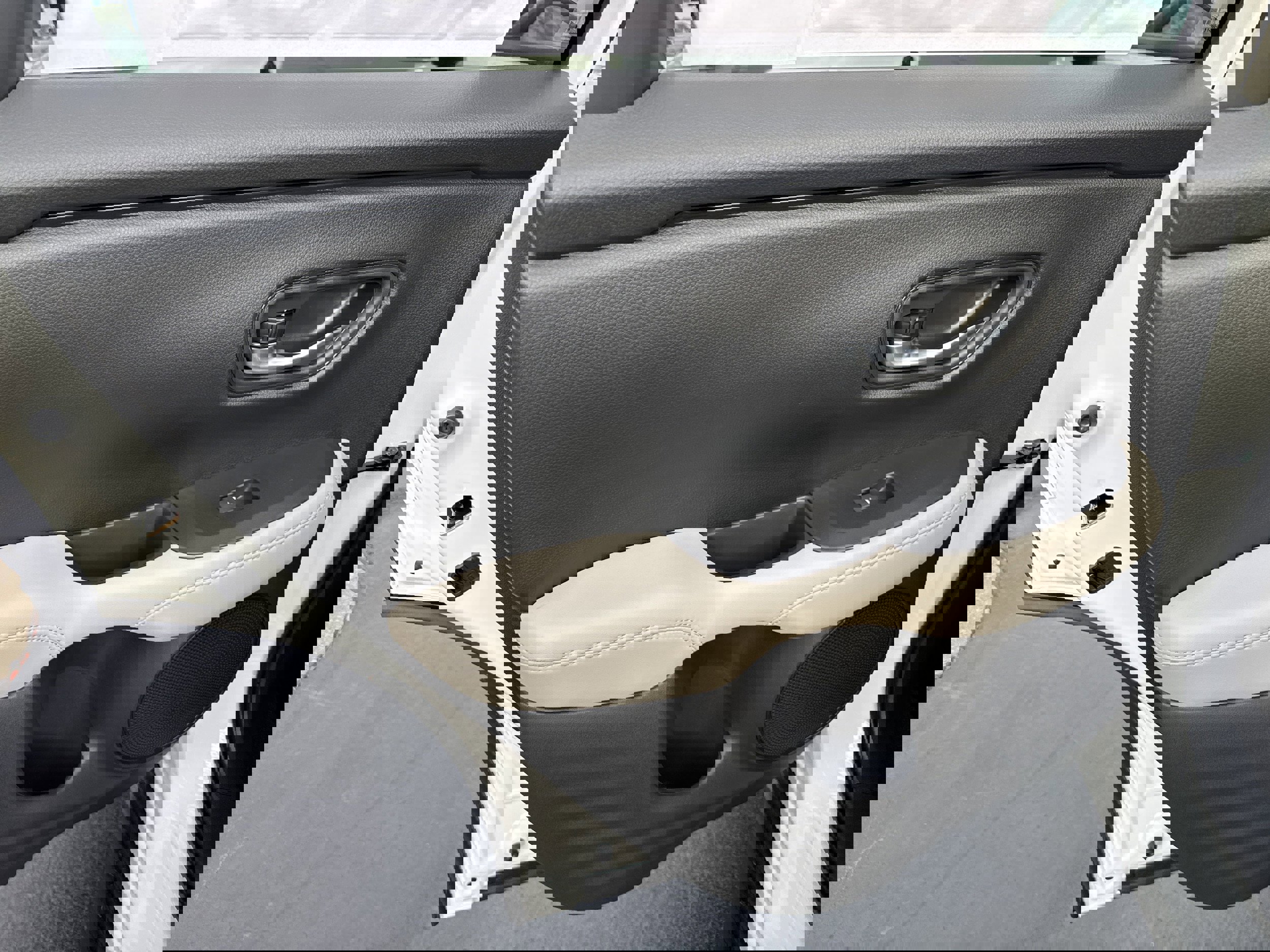 New 2026 Honda HR-V LX image 8