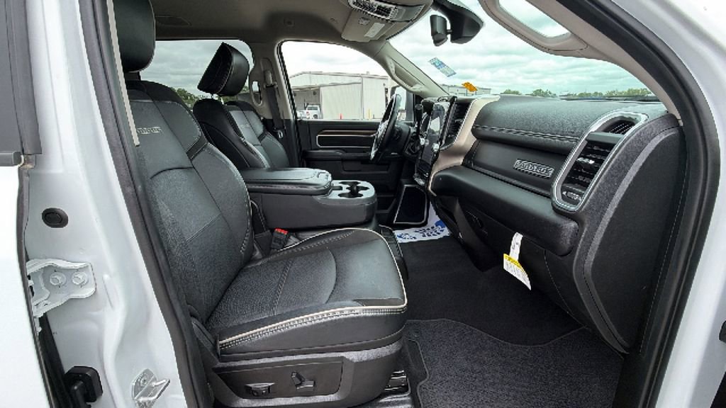 Used 2024 RAM 2500 Laramie image 31