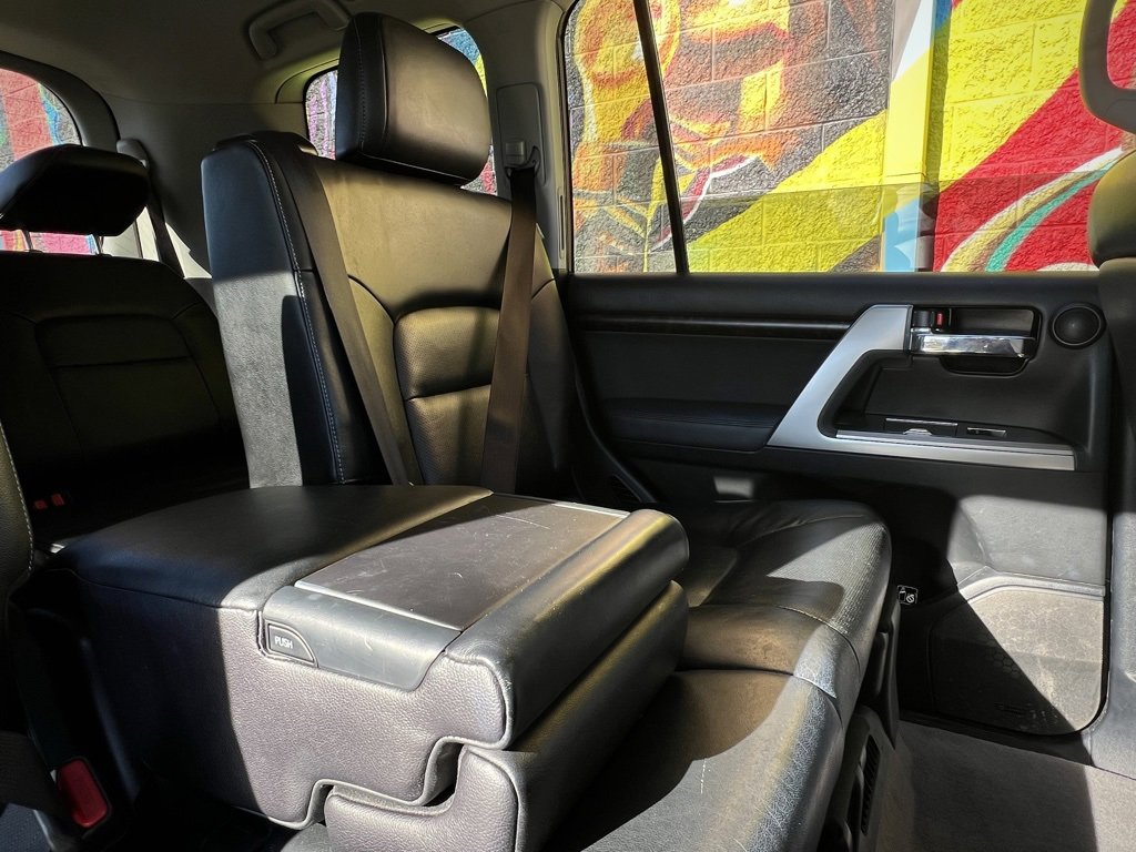 Used 2013 Toyota Land Cruiser image 34