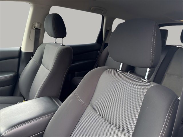 Used 2020 Nissan Pathfinder SV image 7