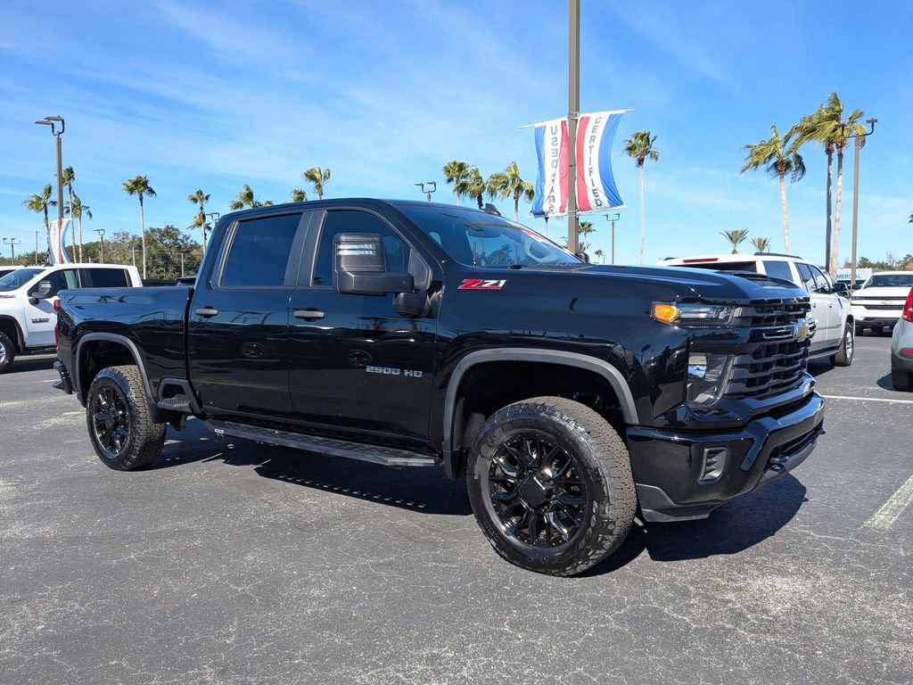 Used 2024 Chevrolet Silverado 2500 Custom w/ Custom Value Package image 2
