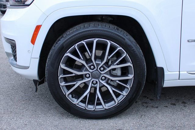 Used 2023 Jeep Grand Cherokee L Summit image 40