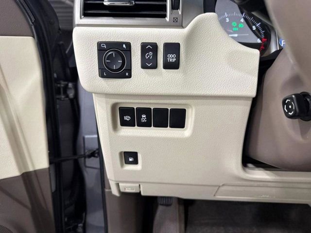 Used 2019 Lexus GX 460 Premium w/ Premium Package AWD/4WD image 24