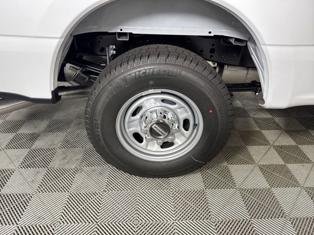 New 2026 Ford F250 XL w/ XL Chrome Package image 27