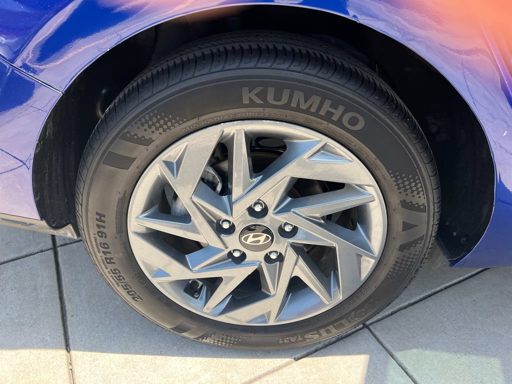 Used 2024 Hyundai Elantra SEL FWD image 8