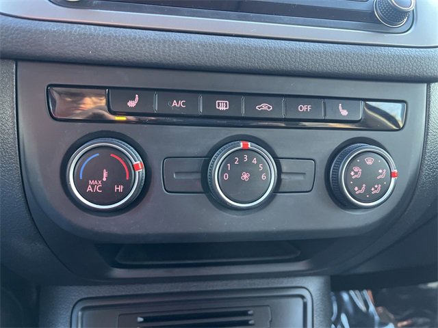 Used 2017 Volkswagen Tiguan S image 19