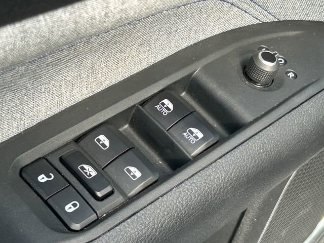 Used 2025 Jeep Compass Sport AWD/4WD image 26