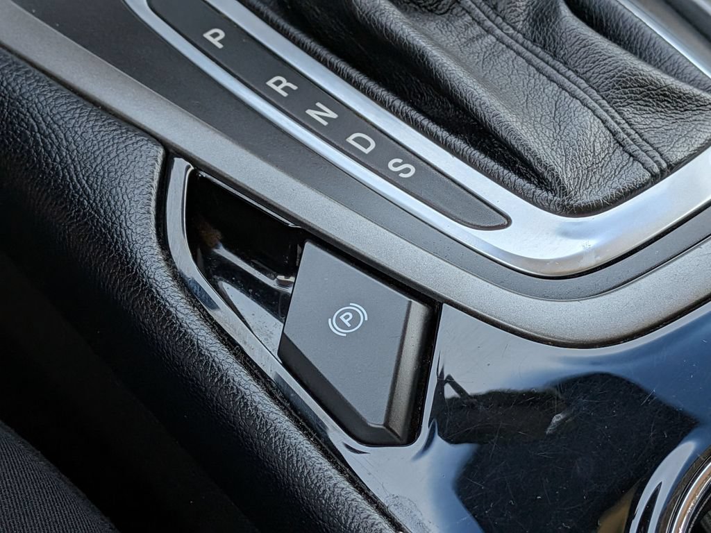 Used 2017 Ford Edge SE FWD image 26