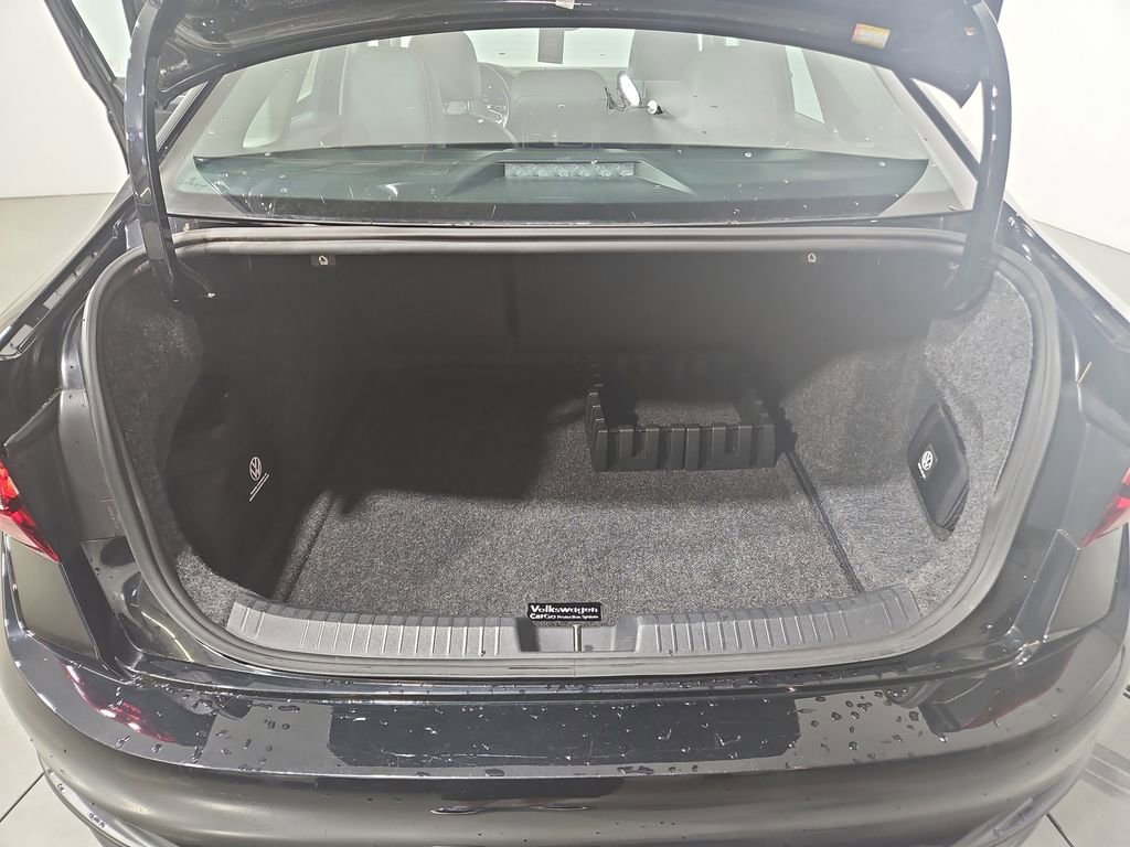 Certified 2023 Volkswagen Jetta SE FWD image 22