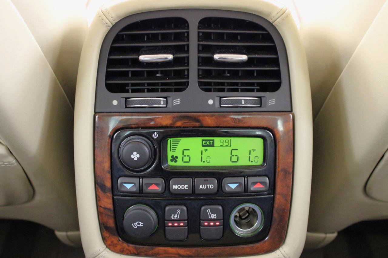 Used 2005 Jaguar XJ Vanden Plas RWD image 41