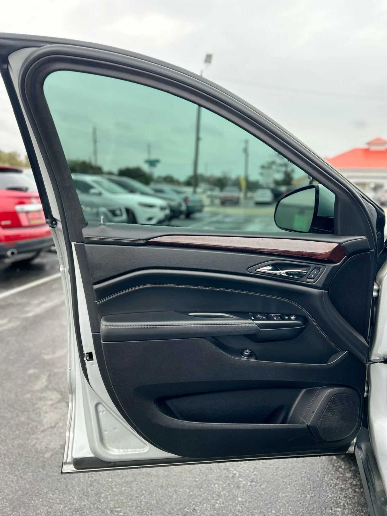 Used 2016 Cadillac SRX Luxury w/ Driver Awareness Package image 12