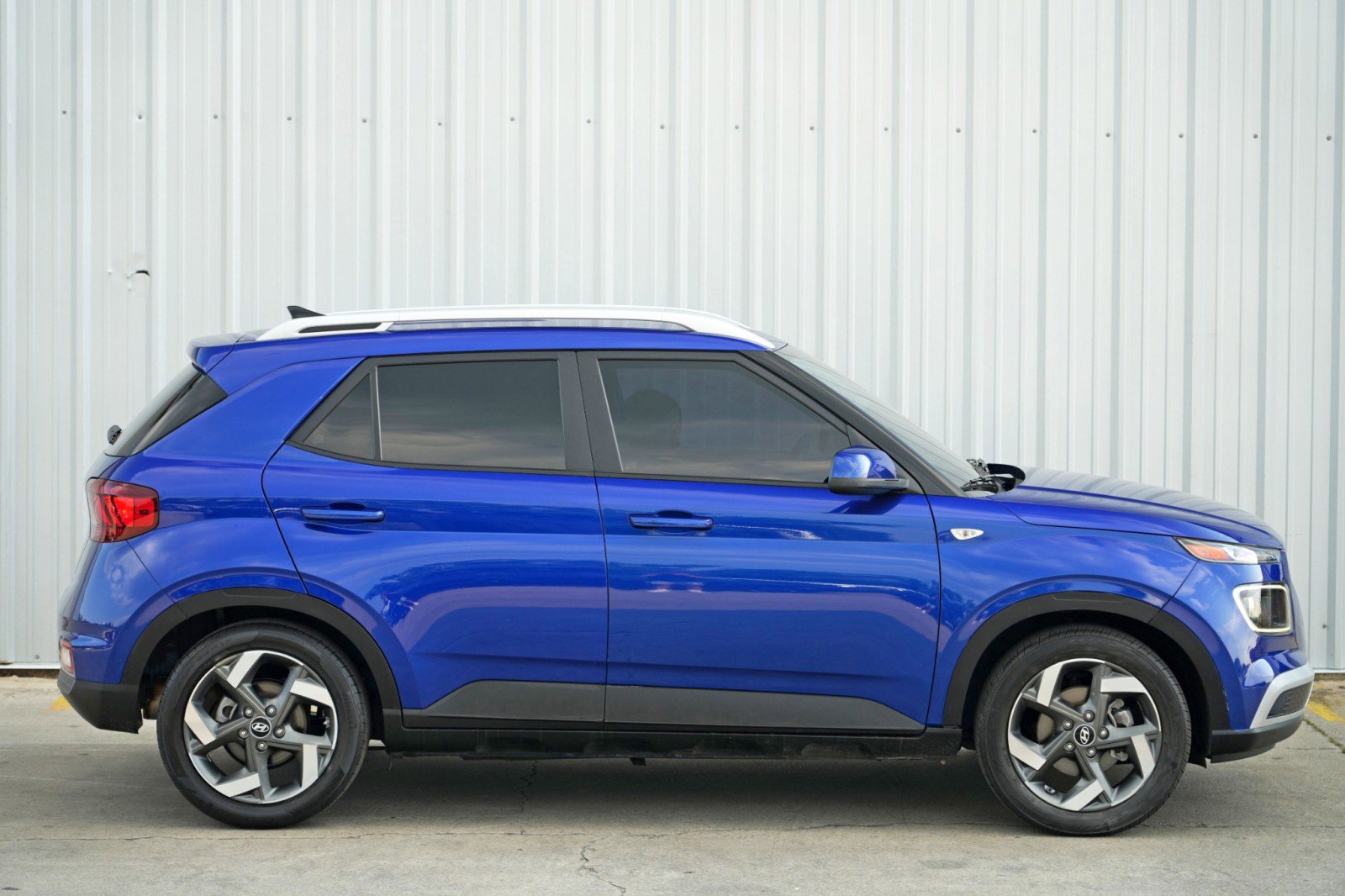 Used 2022 Hyundai Venue Limited w/ Cargo Package image 48