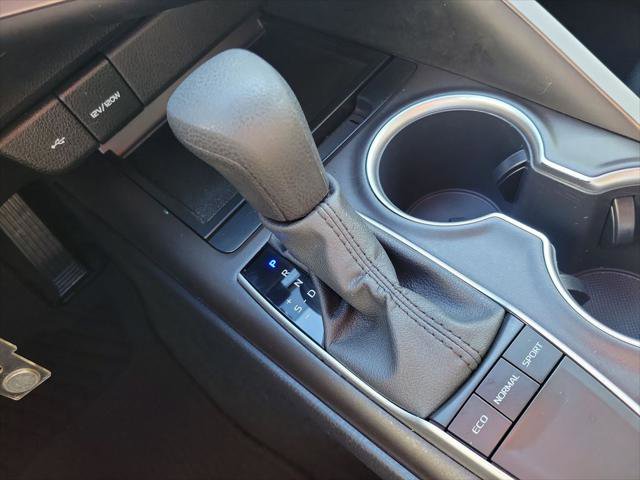 Certified 2022 Toyota Camry LE image 27