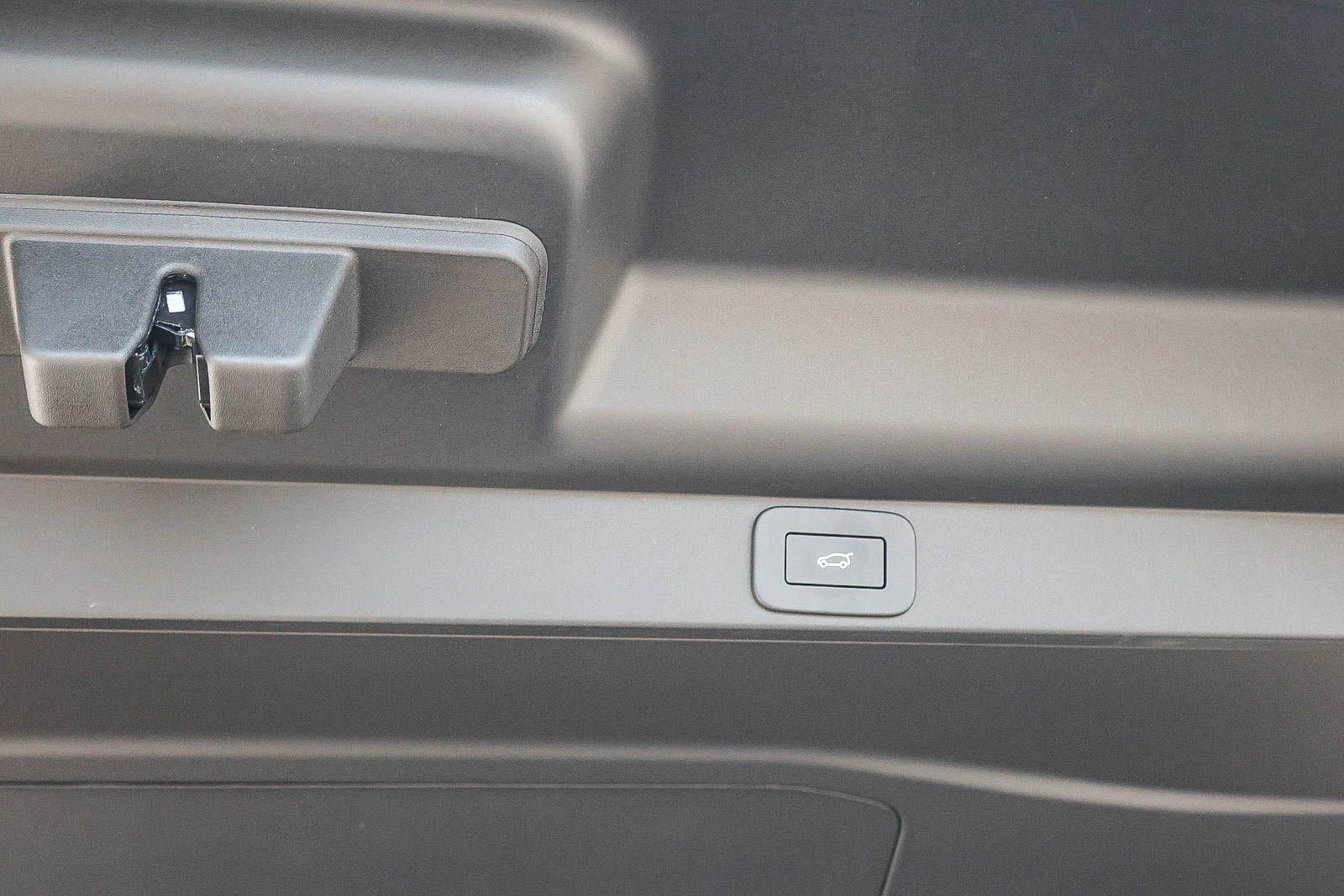 New 2026 Land Rover Range Rover SE image 29