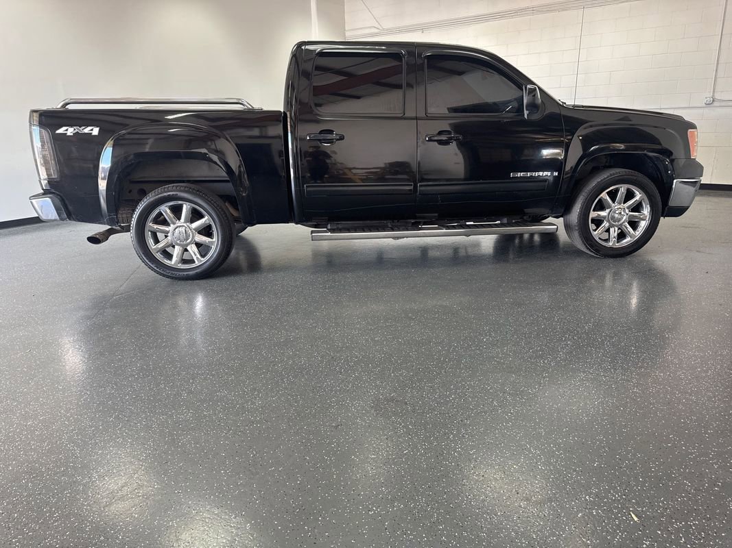 Used 2007 GMC Sierra 1500 SLT w/ Convenience Package AWD/4WD image 3