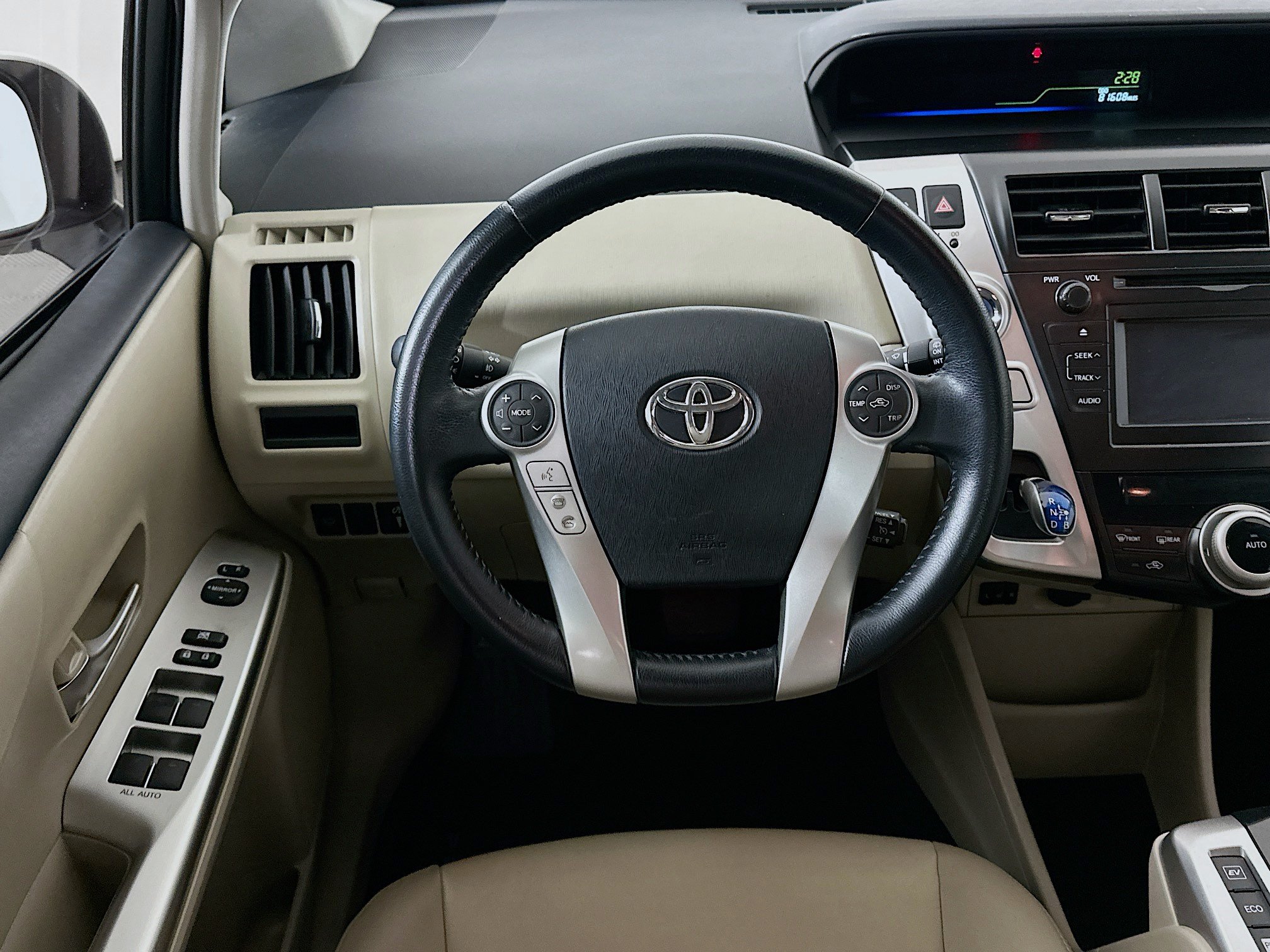 Used 2013 Toyota Prius V Five w/ Preferred Accessory Pkg FWD image 17