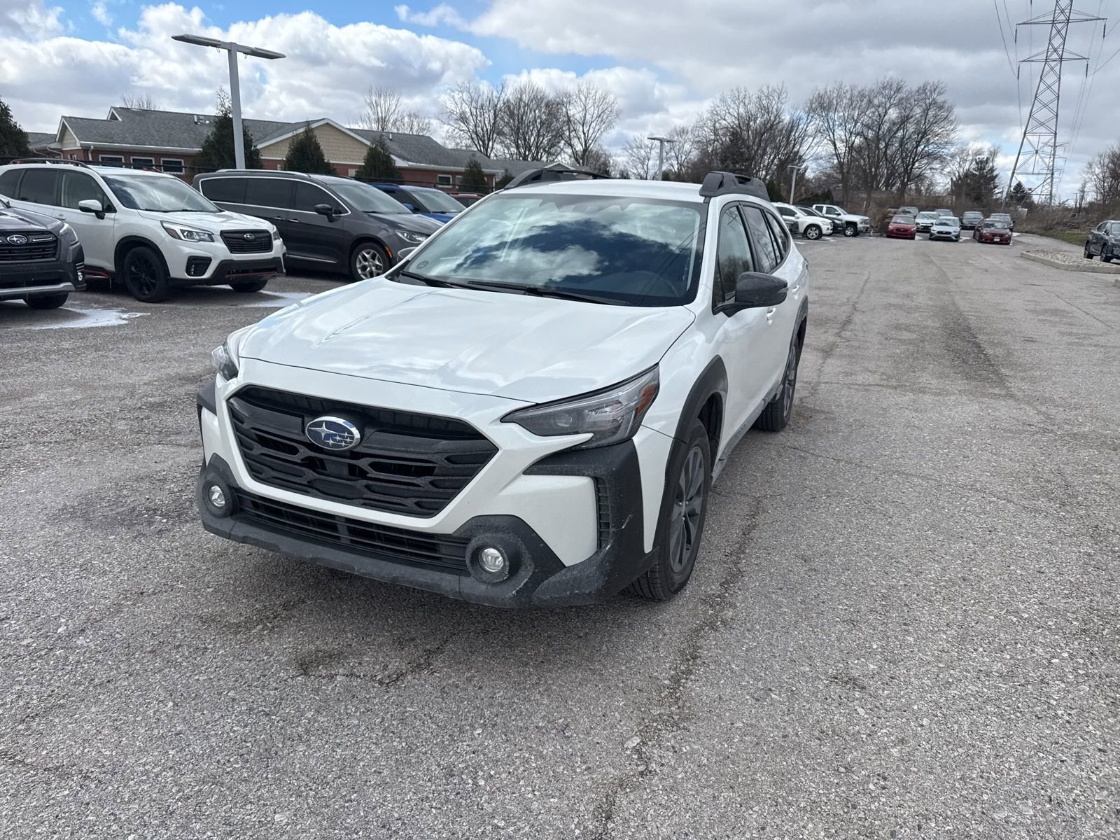 Used 2023 Subaru Outback Onyx Edition image 3