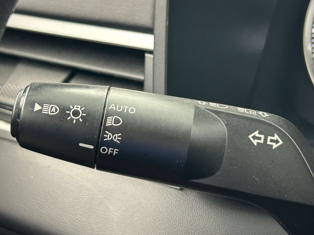 Used 2024 Mitsubishi Outlander ES FWD image 28