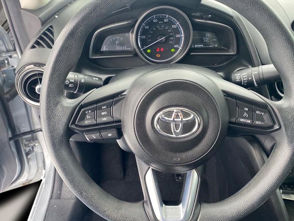 Used 2020 Toyota Yaris LE image 6