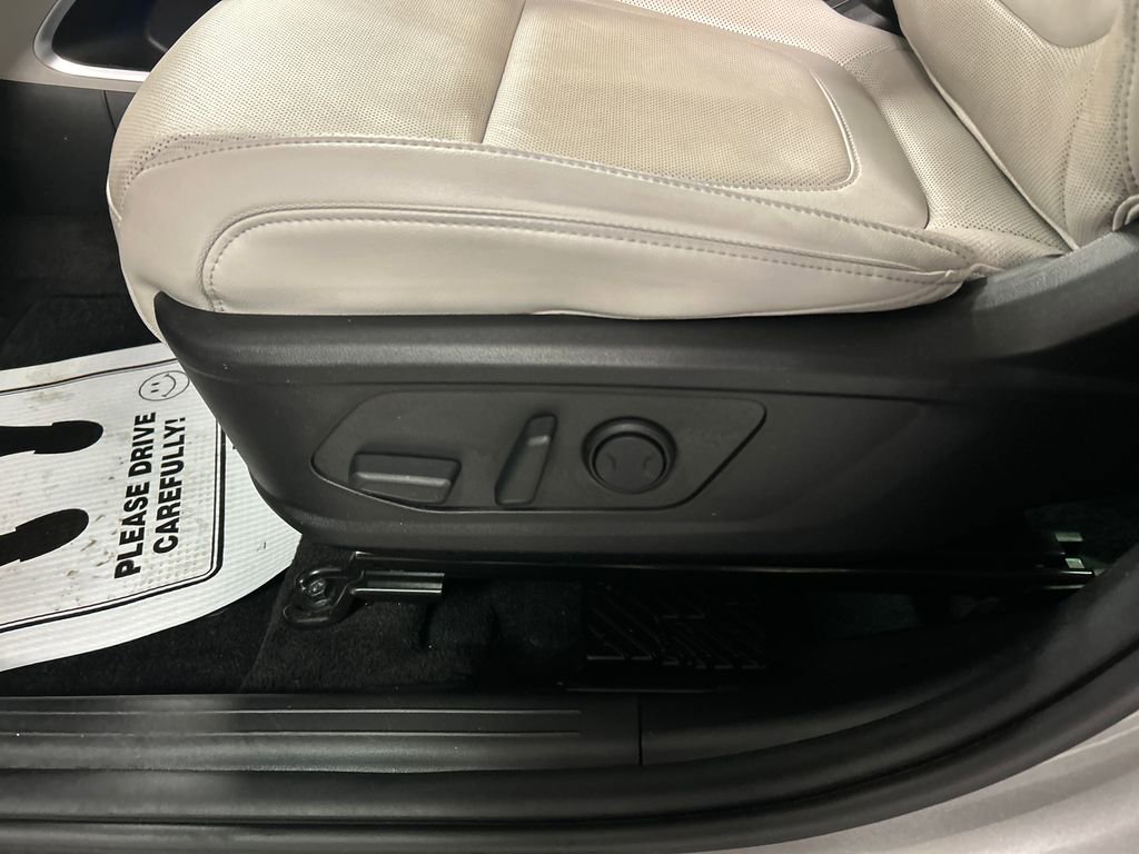 Used 2023 Hyundai Tucson Limited image 11