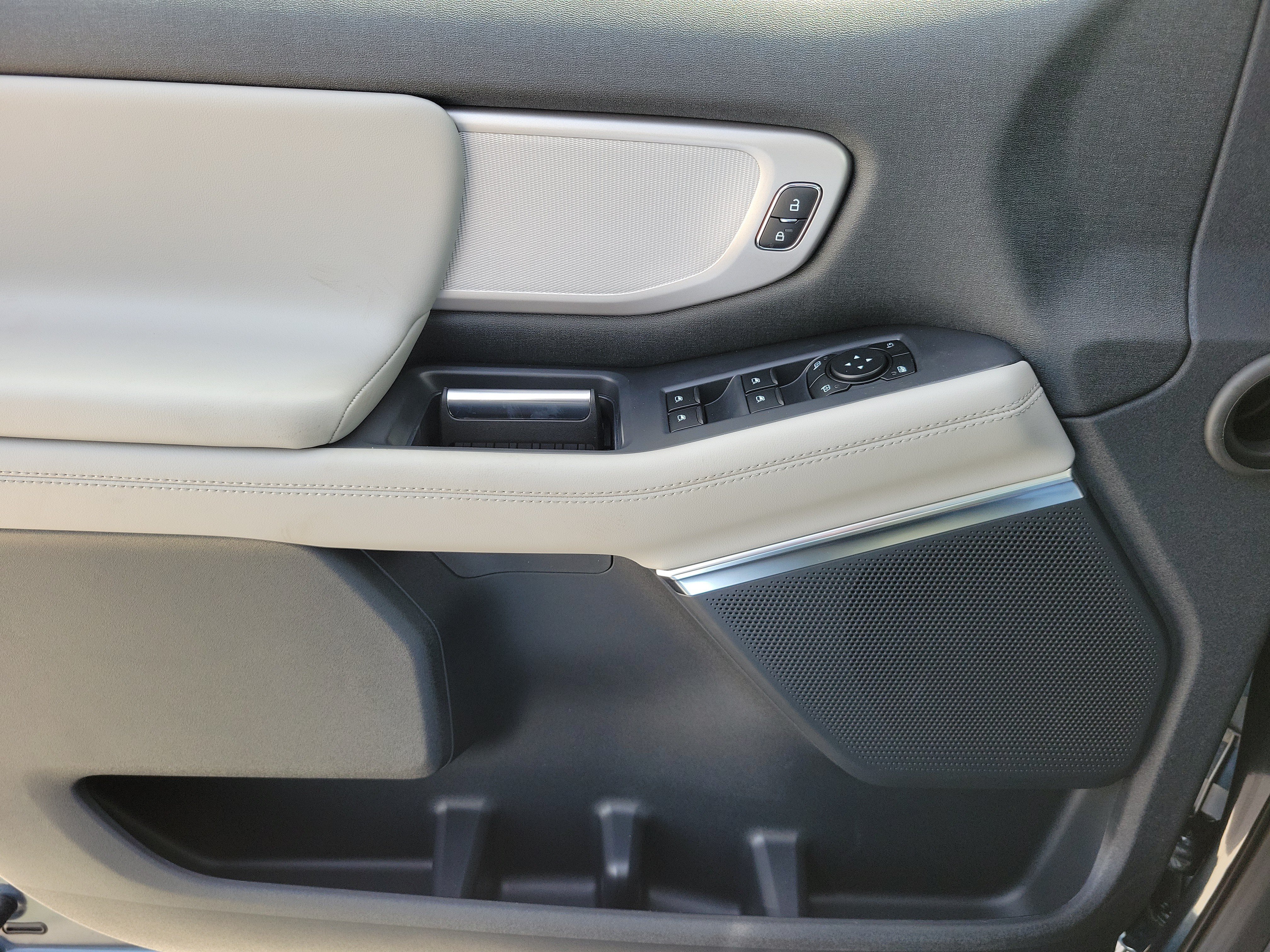New 2027 Ford Expedition Max Active RWD image 15