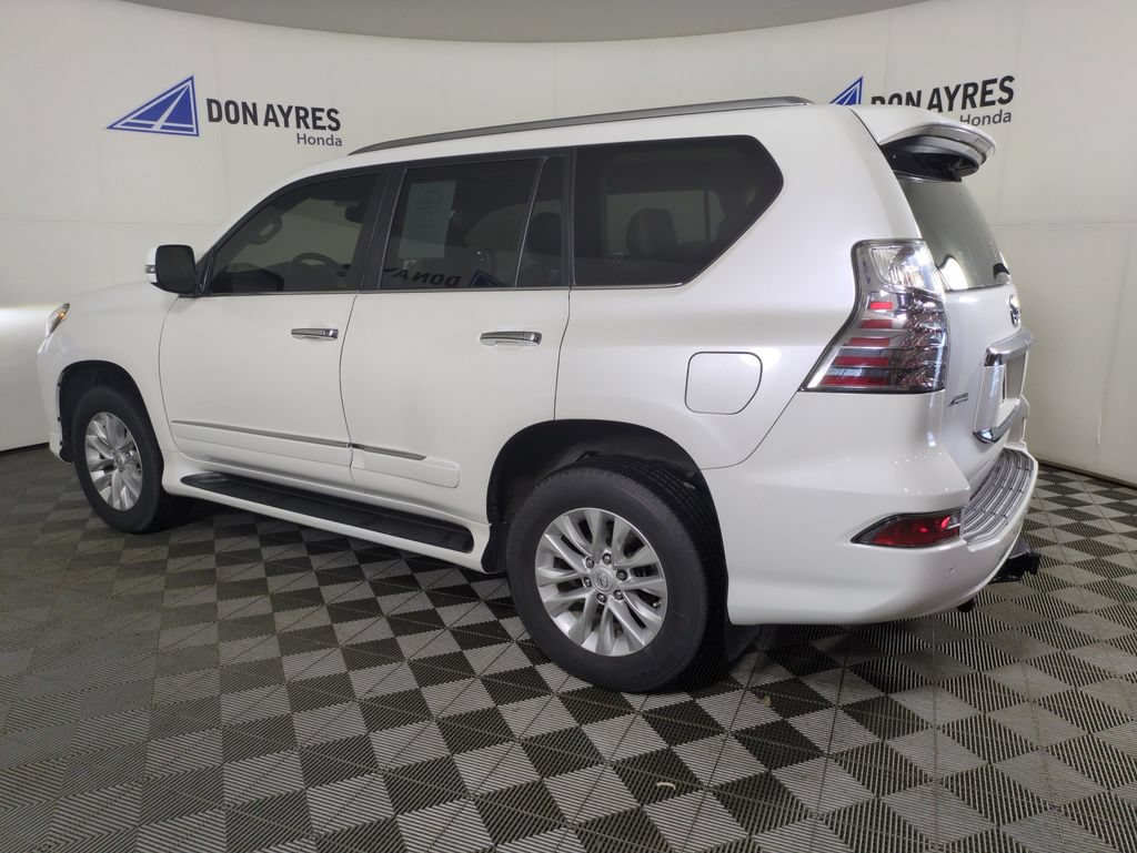 Used 2017 Lexus GX 460 Premium w/ Premium Package AWD/4WD image 3