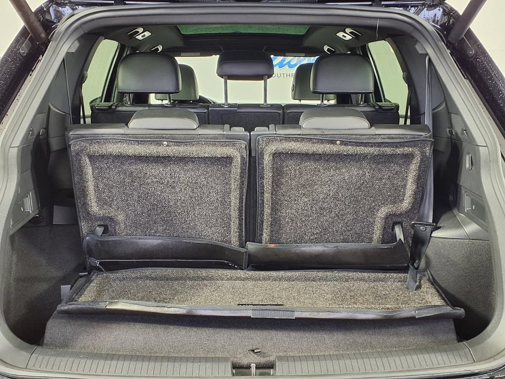Used 2024 Volkswagen Tiguan SE R-Line FWD image 8