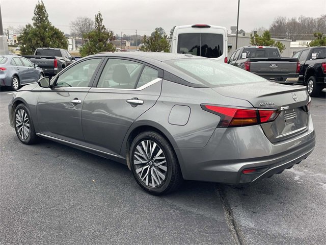 Used 2024 Nissan Altima 2.5 SV image 4