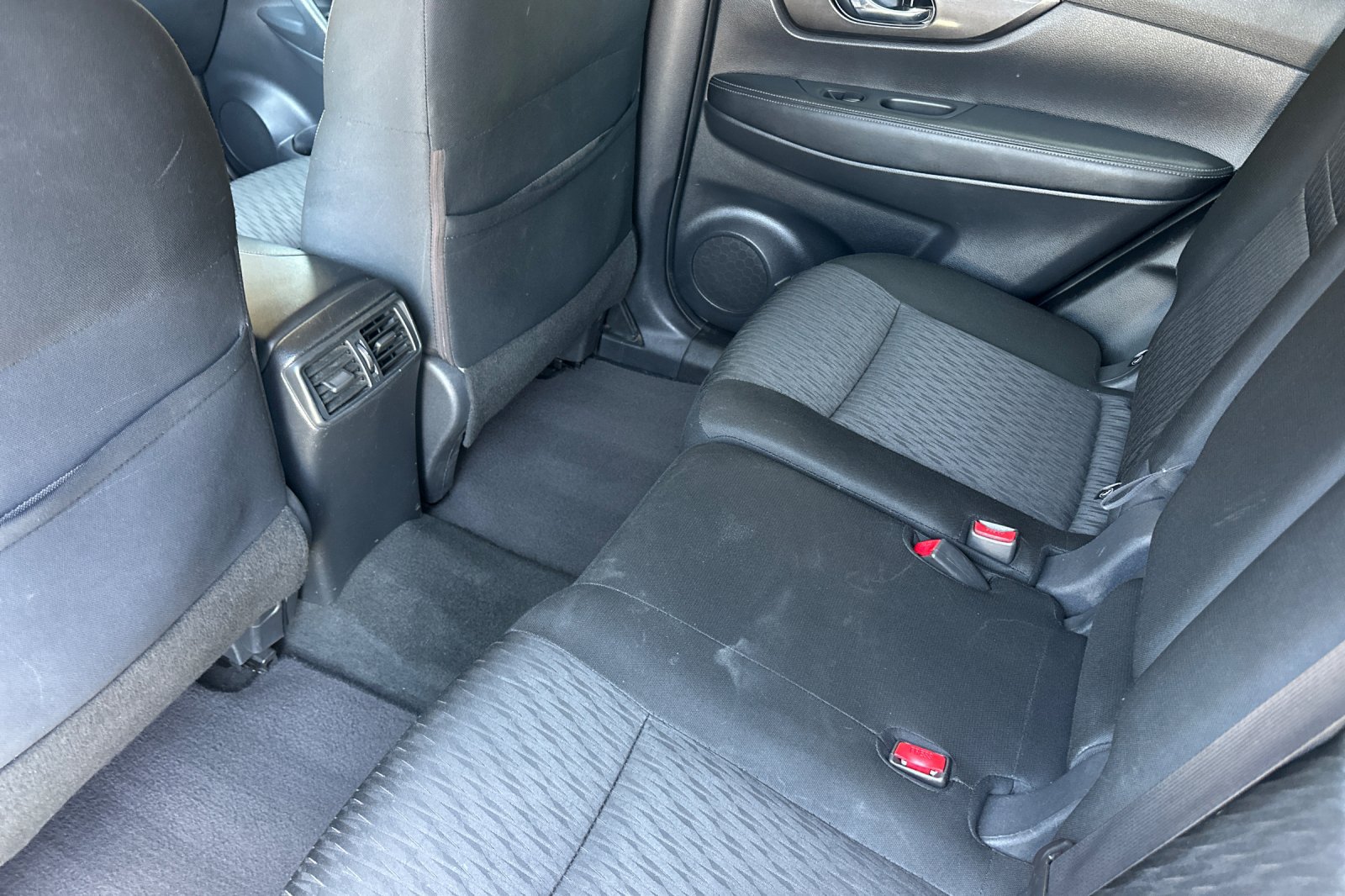Used 2019 Nissan Rogue SV FWD image 28