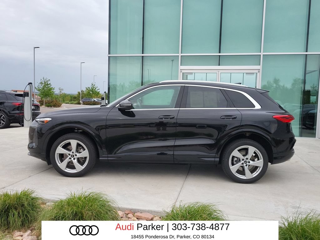 Used 2025 Audi Q5 Premium Plus w/ Premium Plus AWD/4WD image 2