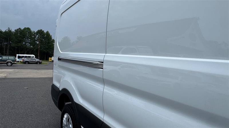 Used 2023 Ford E-Transit Medium Roof RWD image 22