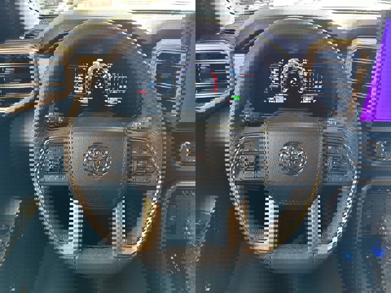 Used 2025 Toyota Tundra Limited image 18