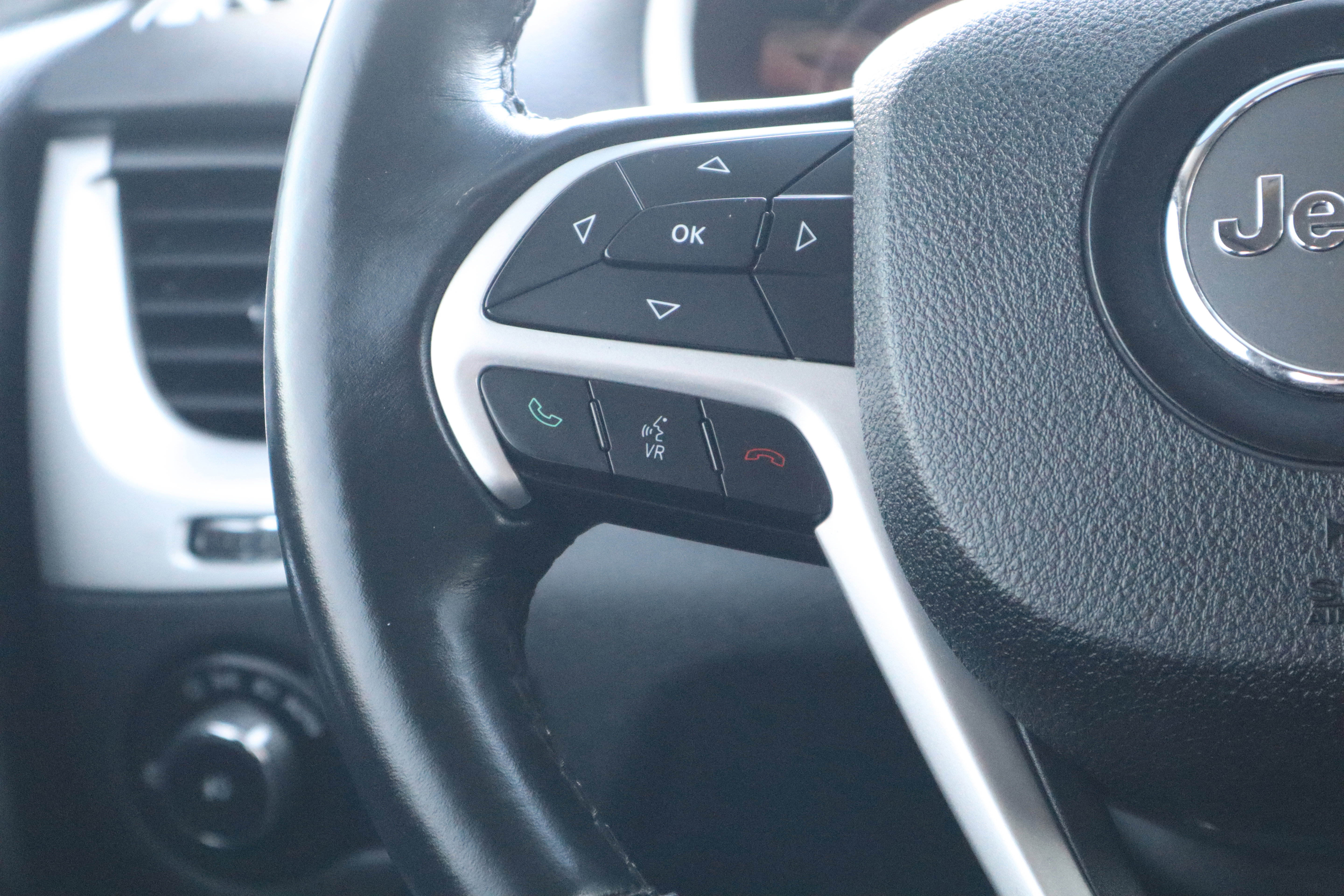 Used 2017 Jeep Cherokee Trailhawk w/ Trailer Tow Group image 15