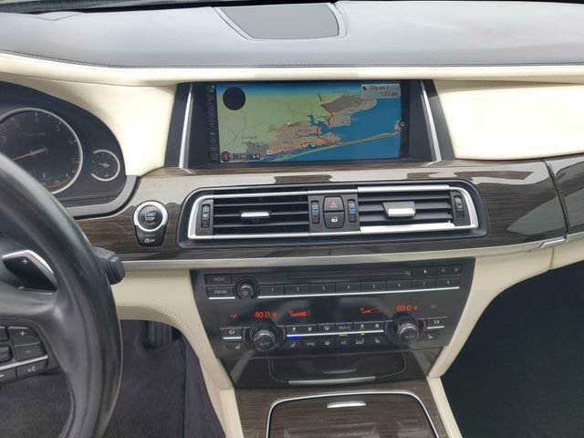 Used 2015 BMW 750Li RWD image 25