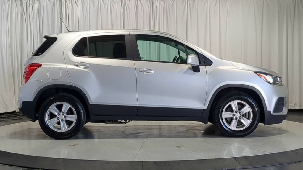 Used 2020 Chevrolet Trax LS w/ Tint and Cruise Package FWD image 11